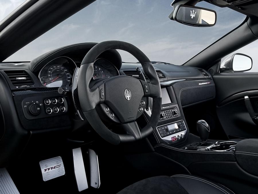  Maserati GranCabrio MC 2013 года  (фото 34 из 34)